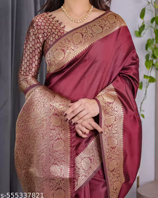 Elegant Kanjivaram Silk Saree with Woven Zari Pallu and Matching Blouse