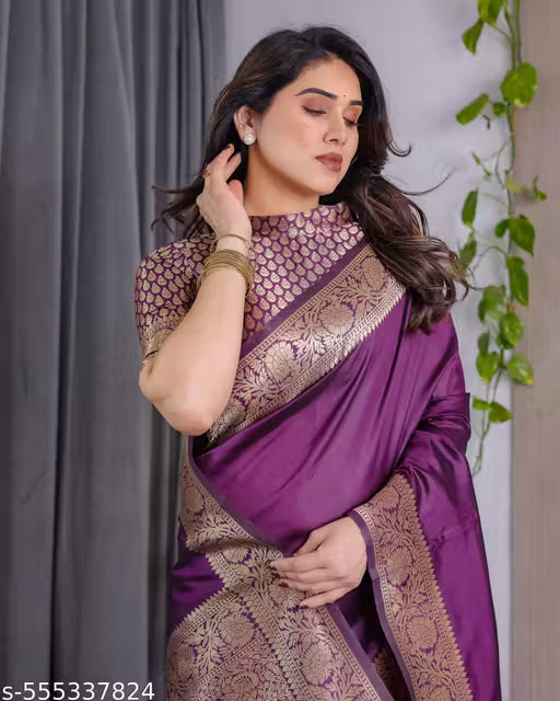 Traditional Kanjivaram Silk Saree with Rich Golden Zari Border & Pallu – With Blouse